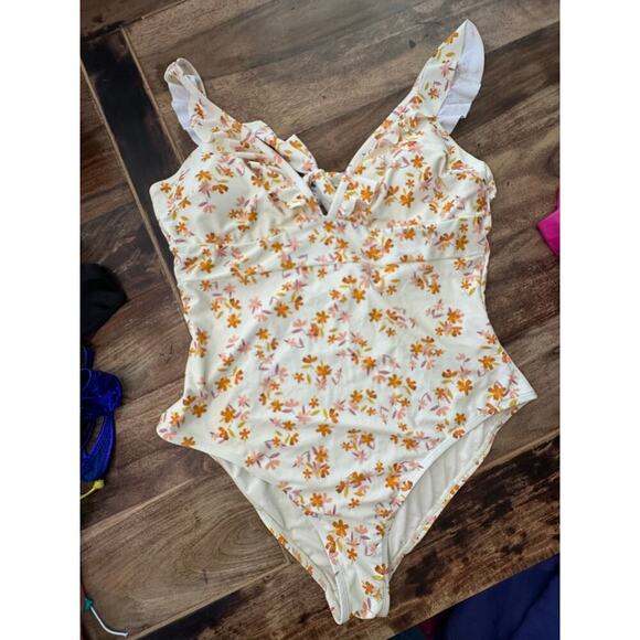 NWT Cupshe Women's Cream Orange Floral Print One-Piece Bathing Swimsuit Size XL - Picture 3 of 7